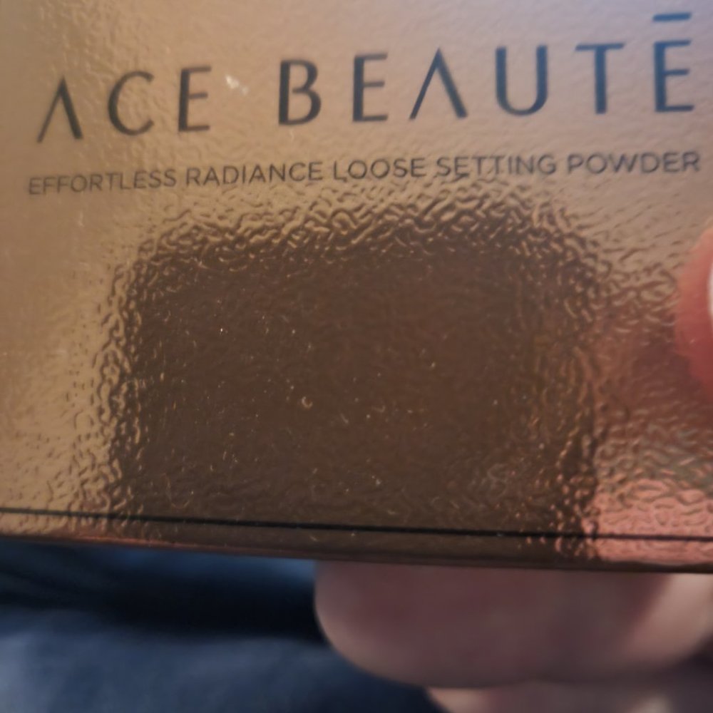 ACE Beaute Effortless Radiance Setting Powder: FAIR